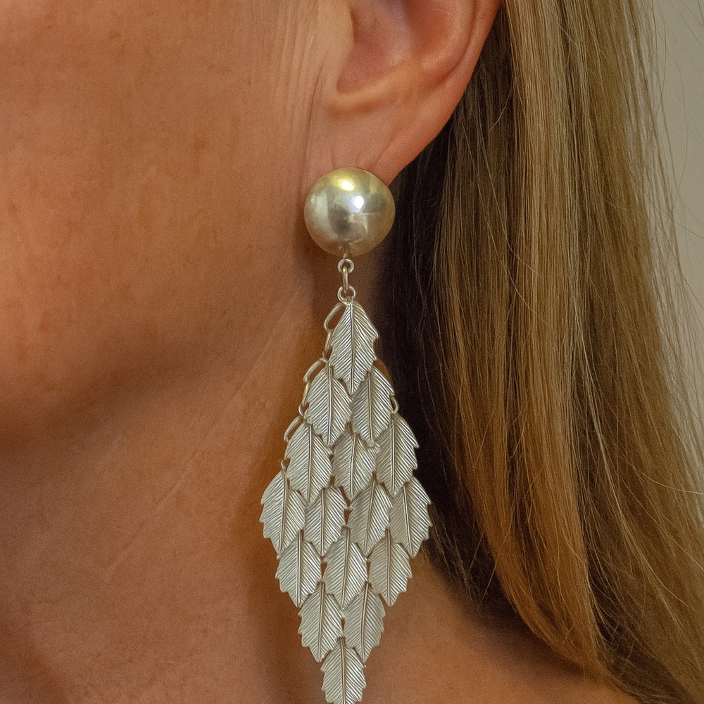 Falling Leaves Dangle Earrings Vintage Silvertone 4.5” post pierced